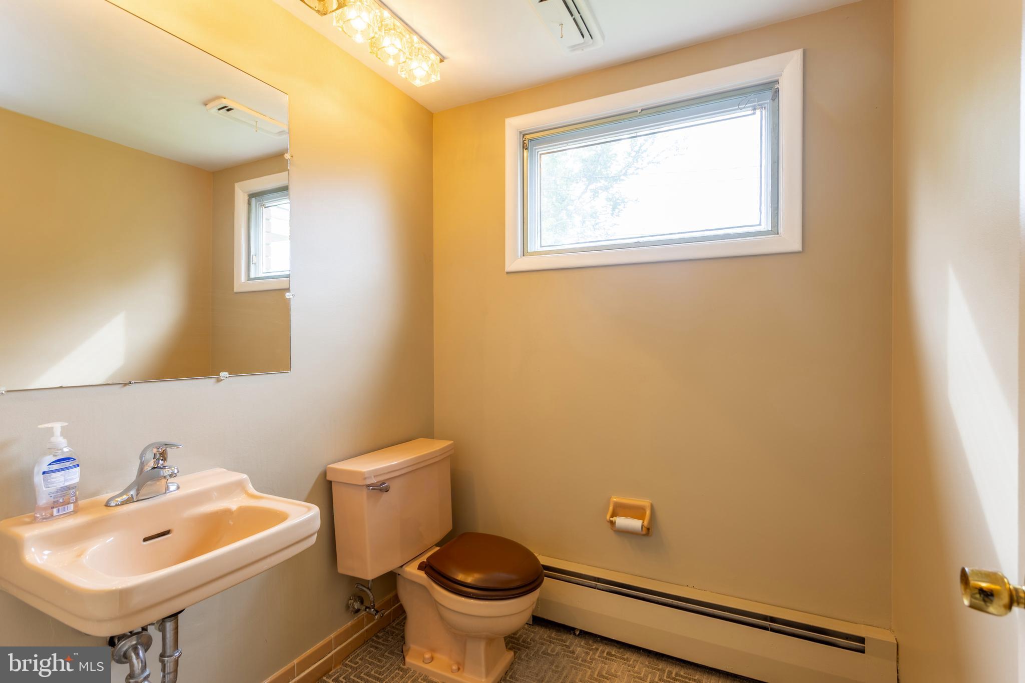 2509 Hal Circle Baltimore, MD 21209 - Photo 35 of 44