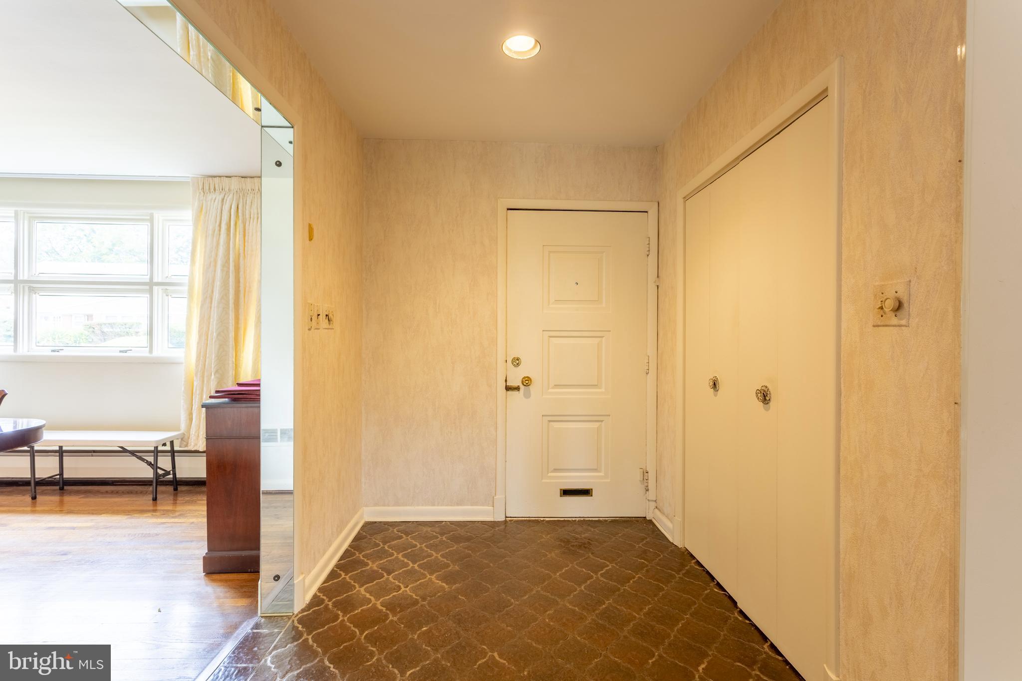 2509 Hal Circle Baltimore, MD 21209 - Photo 10 of 44