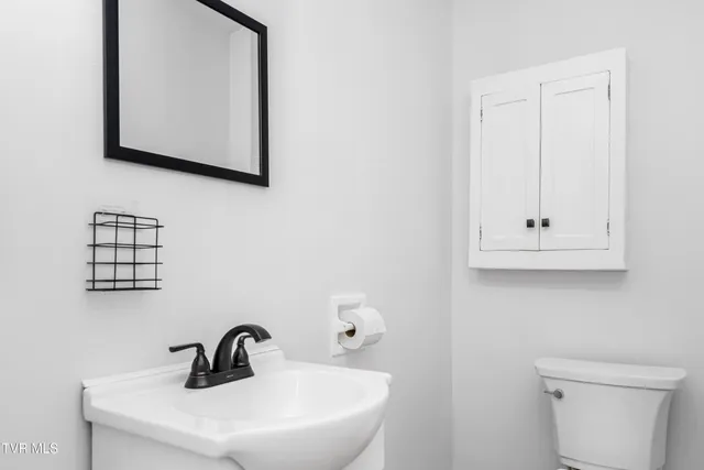 $2,500 | 120 South Cherokee Street, Unit 2, Jonesborough, TN 37659