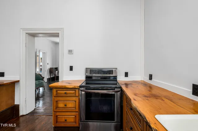 $2,500 | 120 South Cherokee Street, Unit 2, Jonesborough, TN 37659