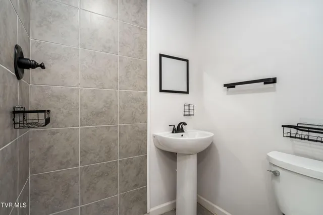 $2,500 | 120 South Cherokee Street, Unit 2, Jonesborough, TN 37659