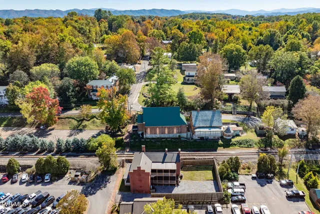 $2,500 | 120 South Cherokee Street, Unit 2, Jonesborough, TN 37659