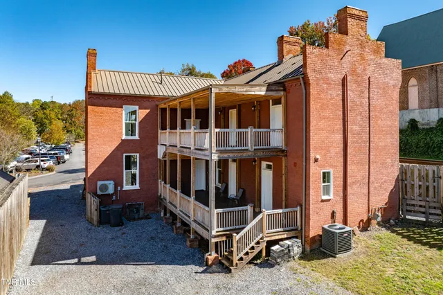$2,500 | 120 South Cherokee Street, Unit 2, Jonesborough, TN 37659