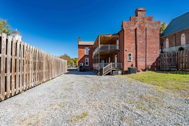 $2,500 | 120 South Cherokee Street, Unit 2, Jonesborough, TN 37659