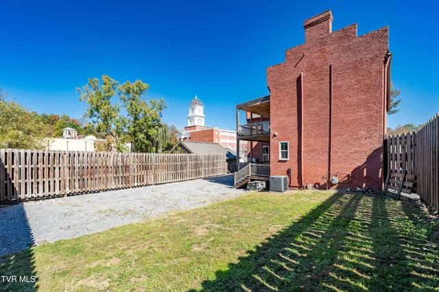 $2,500 | 120 South Cherokee Street, Unit 2, Jonesborough, TN 37659