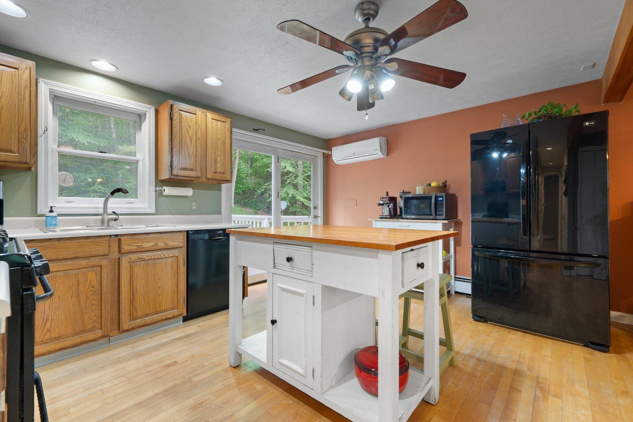 334 Davison Road Henniker, NH 03242 - Photo 3 of 36 Gallery Image 3