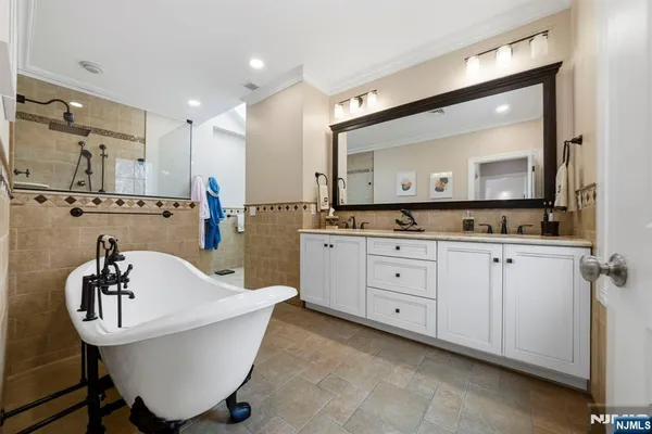 $1,699,999 | 461 Arthur Terrace, Paramus, NJ 07652