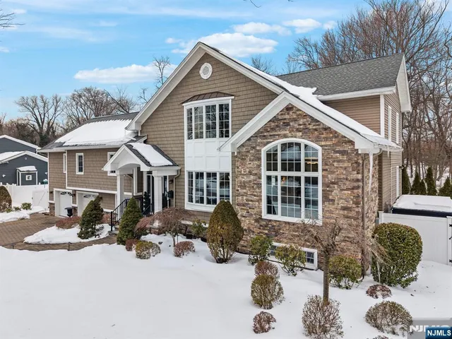 $1,789,999 | 461 Arthur Terrace, Paramus, NJ 07652