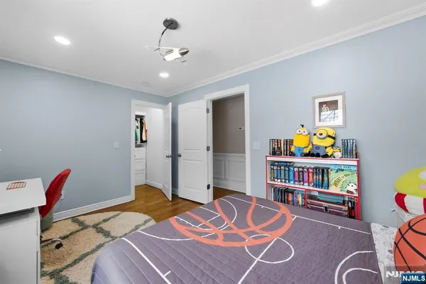 $1,699,999 | 461 Arthur Terrace, Paramus, NJ 07652