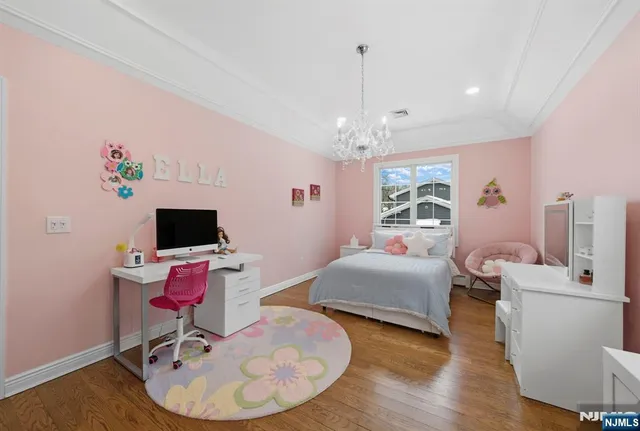 $1,789,999 | 461 Arthur Terrace, Paramus, NJ 07652