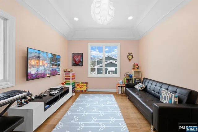 $1,789,999 | 461 Arthur Terrace, Paramus, NJ 07652