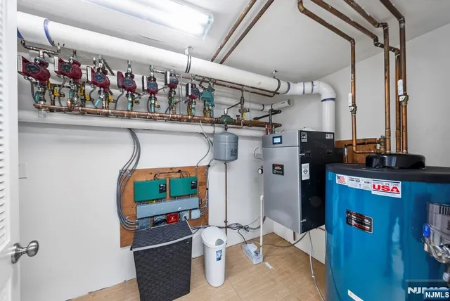 $1,789,999 | 461 Arthur Terrace, Paramus, NJ 07652