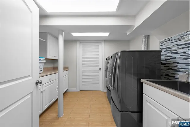 $1,789,999 | 461 Arthur Terrace, Paramus, NJ 07652