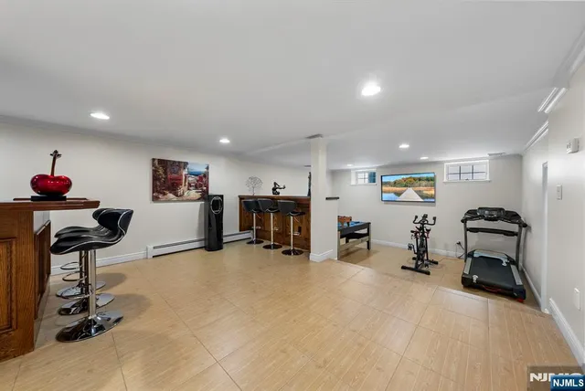 $1,789,999 | 461 Arthur Terrace, Paramus, NJ 07652