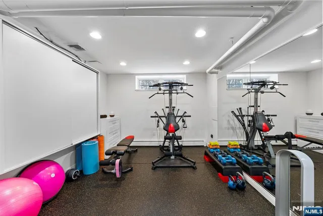 $1,789,999 | 461 Arthur Terrace, Paramus, NJ 07652