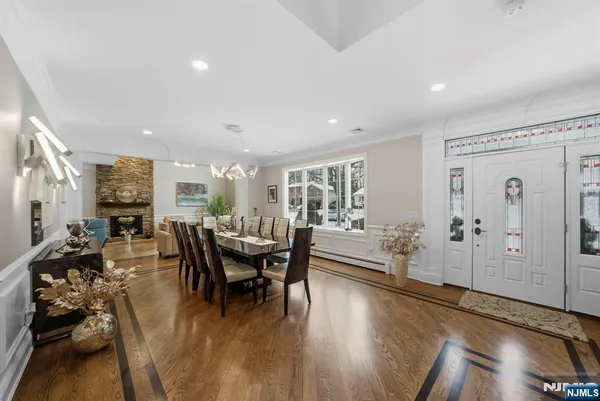 $1,699,999 | 461 Arthur Terrace, Paramus, NJ 07652