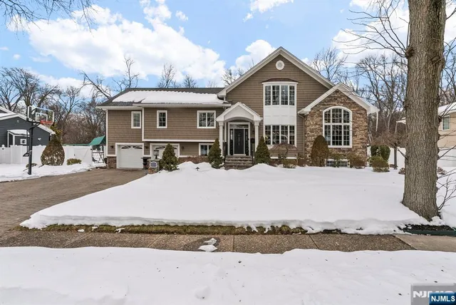 $1,789,999 | 461 Arthur Terrace, Paramus, NJ 07652