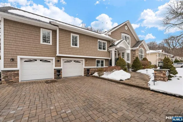 $1,789,999 | 461 Arthur Terrace, Paramus, NJ 07652