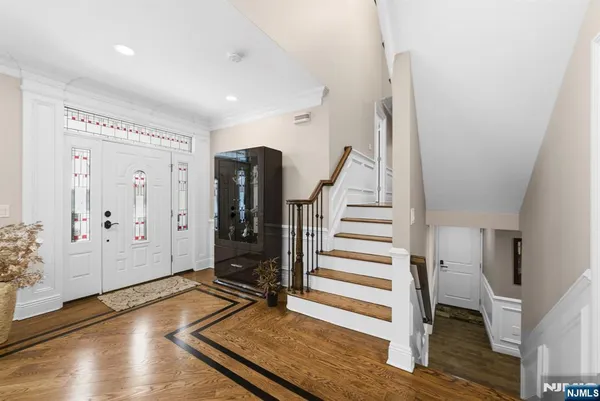 $1,699,999 | 461 Arthur Terrace, Paramus, NJ 07652