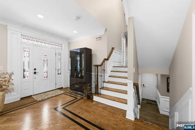 $1,789,999 | 461 Arthur Terrace, Paramus, NJ 07652