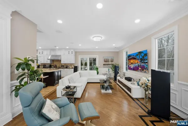 $1,699,999 | 461 Arthur Terrace, Paramus, NJ 07652