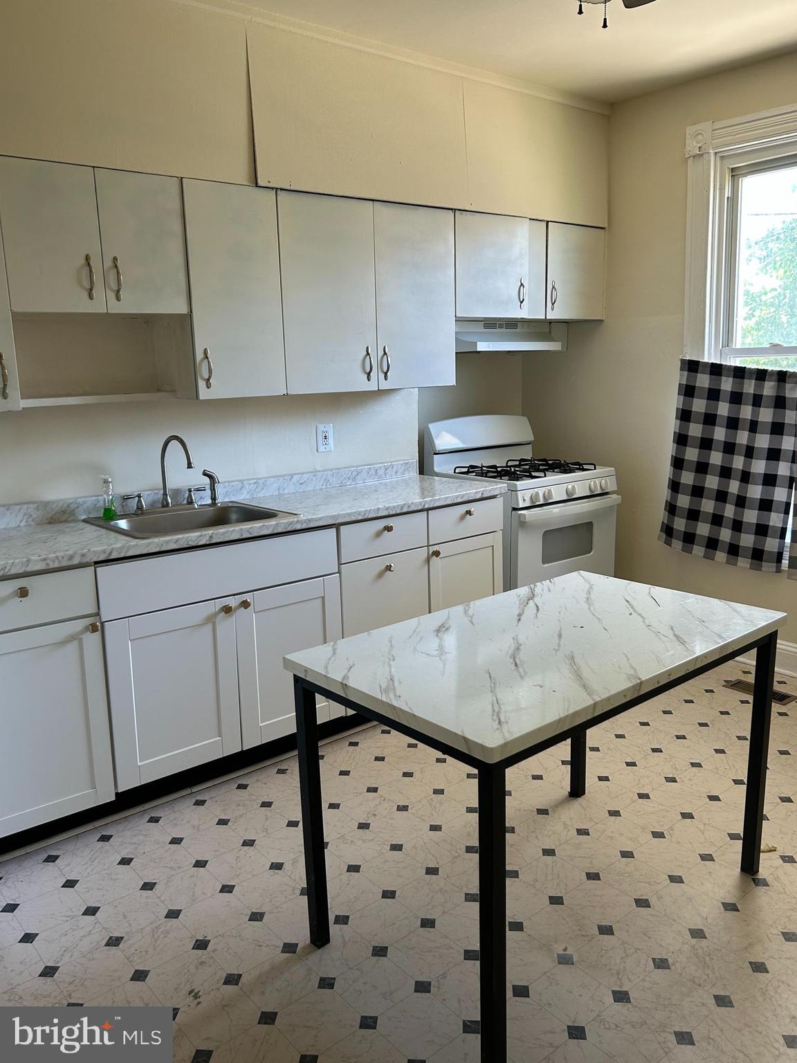 1759 Cliftview Avenue Baltimore, MD 21213 - Photo 6 of 14