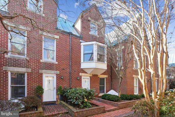 $4,150 | 106 North Union Street, Alexandria, VA 22314