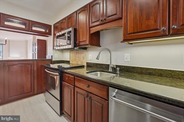 $4,150 | 106 North Union Street, Alexandria, VA 22314