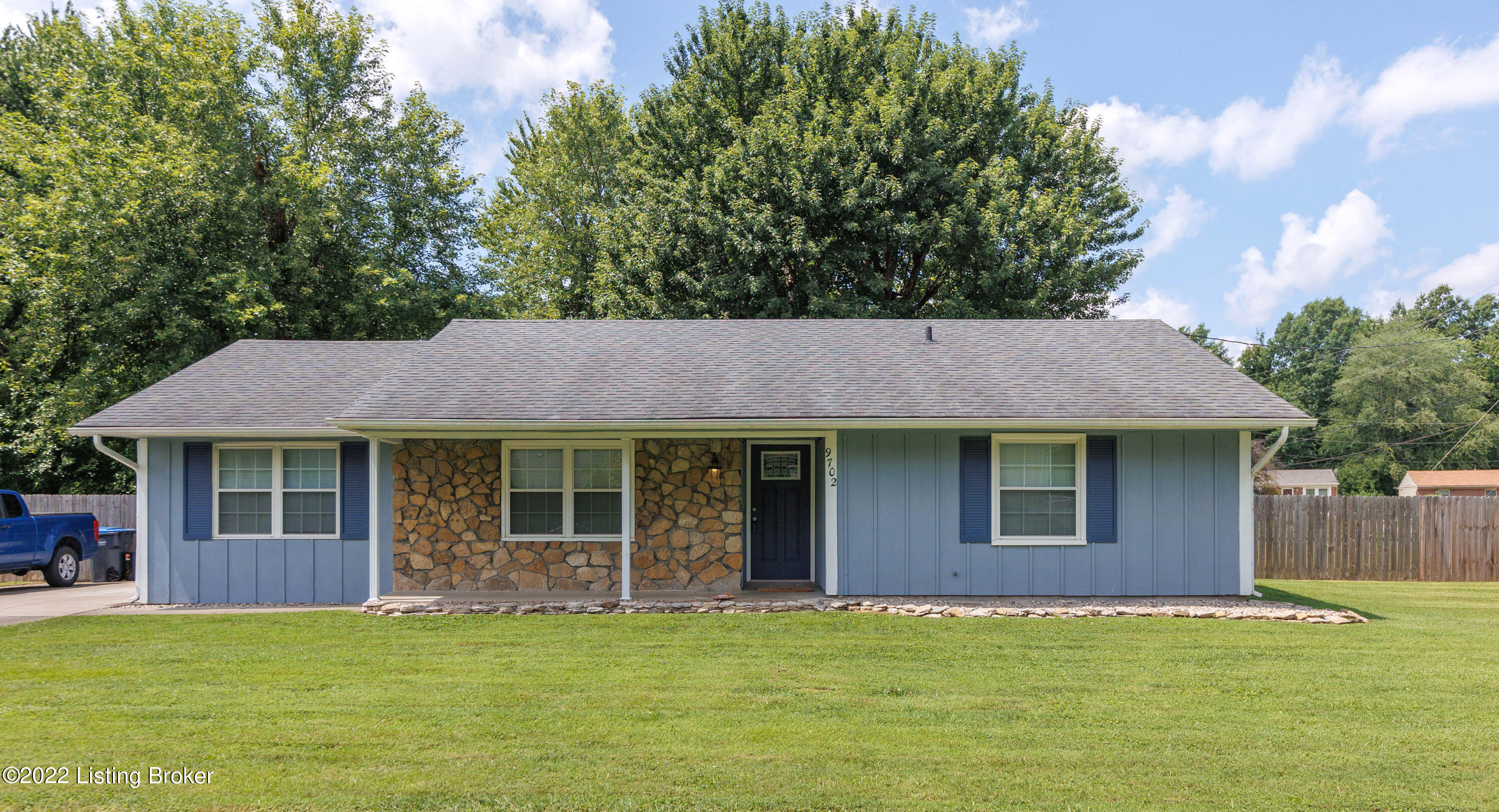 9702 Ranger Road Louisville, KY 40229 - Photo 1 of 27 001