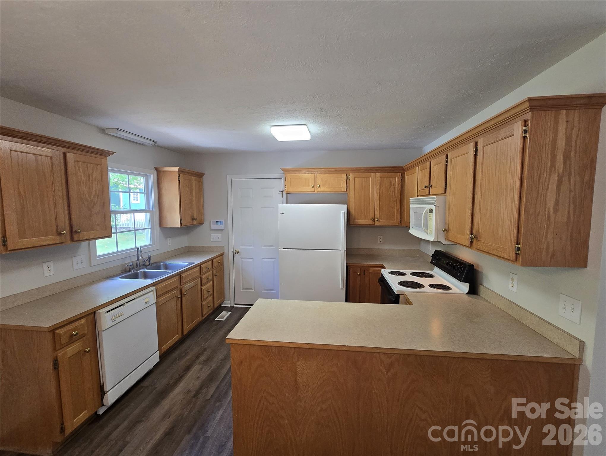 5126 Silver Tree Trail Conover, NC 28613 - Photo 9 of 34
