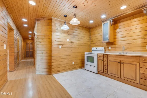 $775,000 | 4303 Highway 11W, Blountville, TN 37617