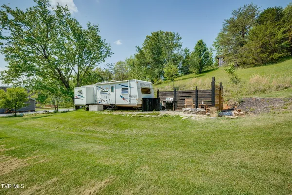 $775,000 | 4303 Highway 11W, Blountville, TN 37617
