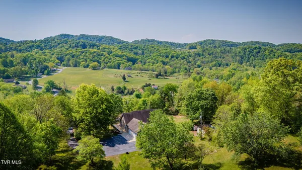 $775,000 | 4303 Highway 11W, Blountville, TN 37617