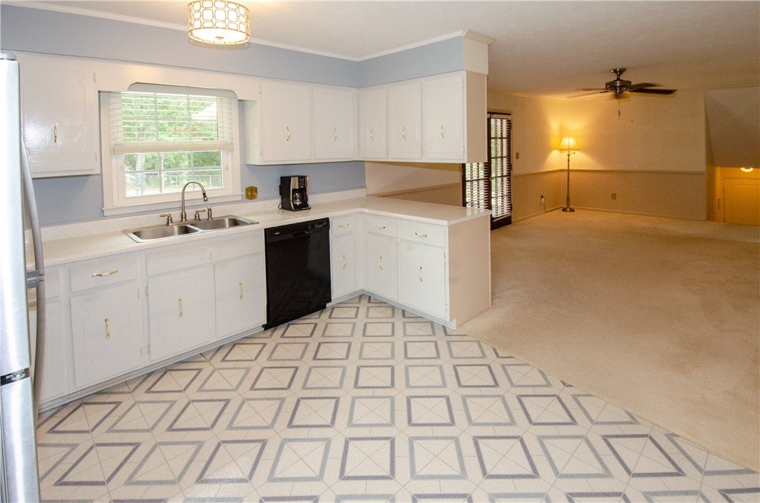 1809 Oak Bowery Road Opelika, AL 36801 - Photo 20 of 35 Kitchen