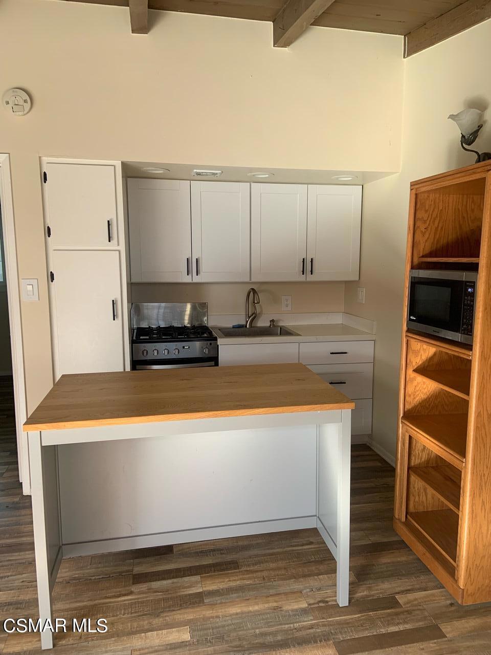 1244 Devon Lane Ventura, CA 93001 - Photo 3 of 7