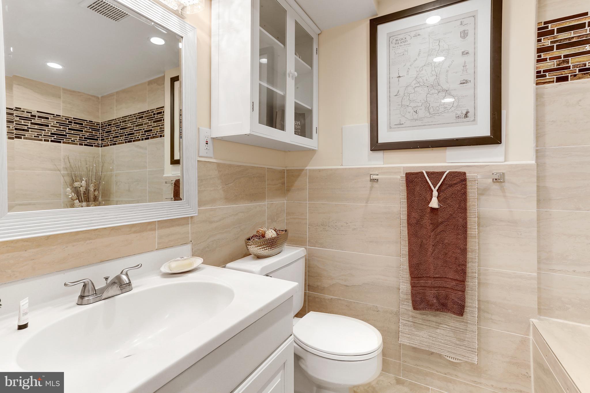 7127 Dalhouse Street Springfield, VA 22151 - Photo 19 of 30 Lower Level Spa Like Third Bath
