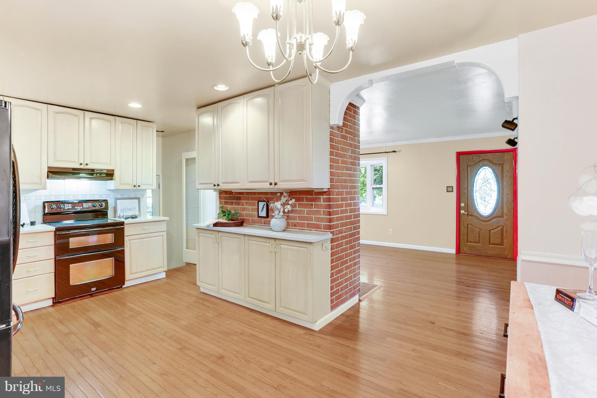 7127 Dalhouse Street Springfield, VA 22151 - Photo 8 of 30 View towards Living Room and Kitchen