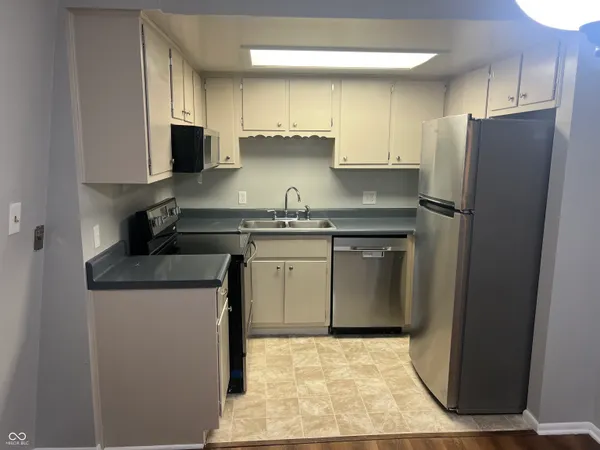 $120,000 | 311 Elmead Court, Unit 2015, Greenwood, IN 46142