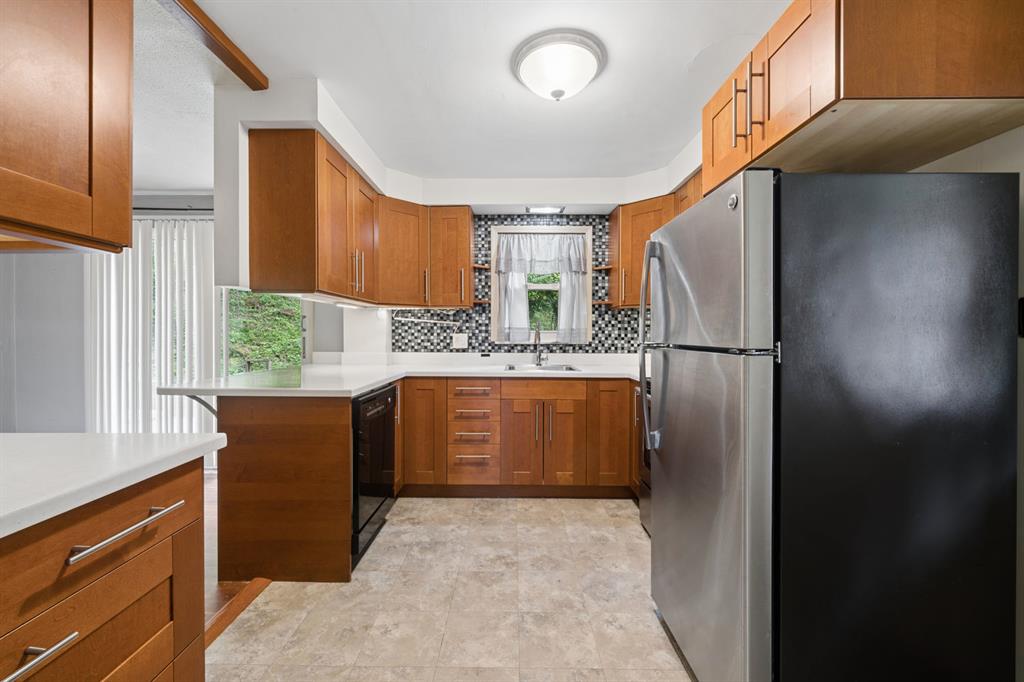 610 Cascade Road Pittsburgh, PA 15221 - Photo 12 of 33