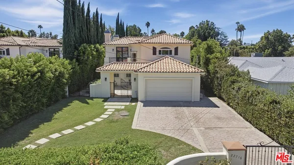 $2,749,000 | 22716 Sylvan Street, Woodland Hills, CA 91367