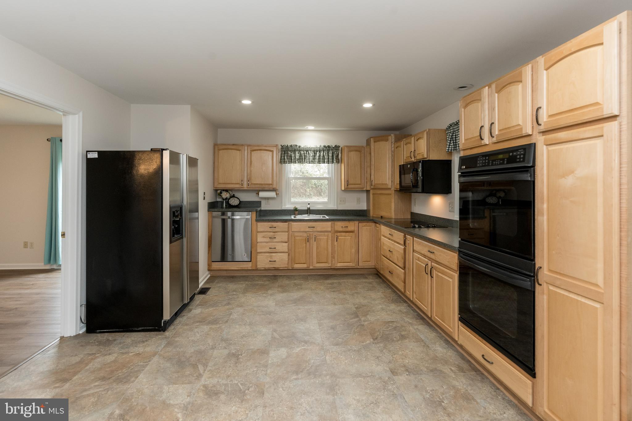 4851 Cap Stine Road Frederick, MD 21703 - Photo 11 of 38 Open these beautiful cabinets - drawers inside!