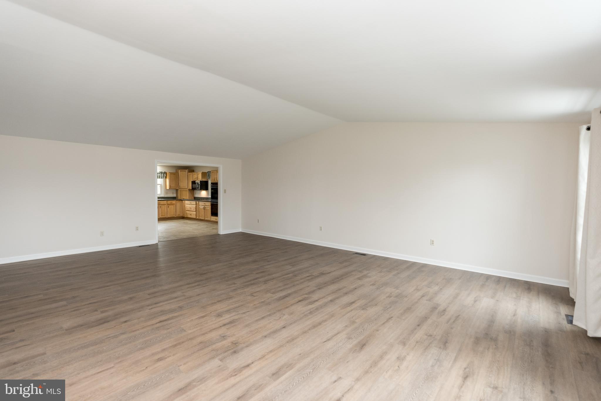 4851 Cap Stine Road Frederick, MD 21703 - Photo 4 of 38 So much flexible space here.