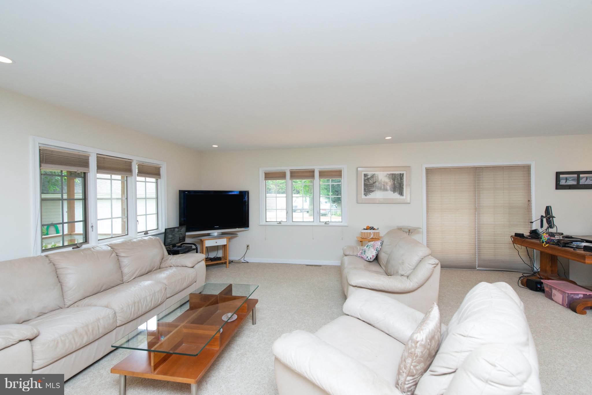 4154 Shoreham Beach Road Edgewater, MD 21037 - Photo 12 of 43 Gallery Image 12