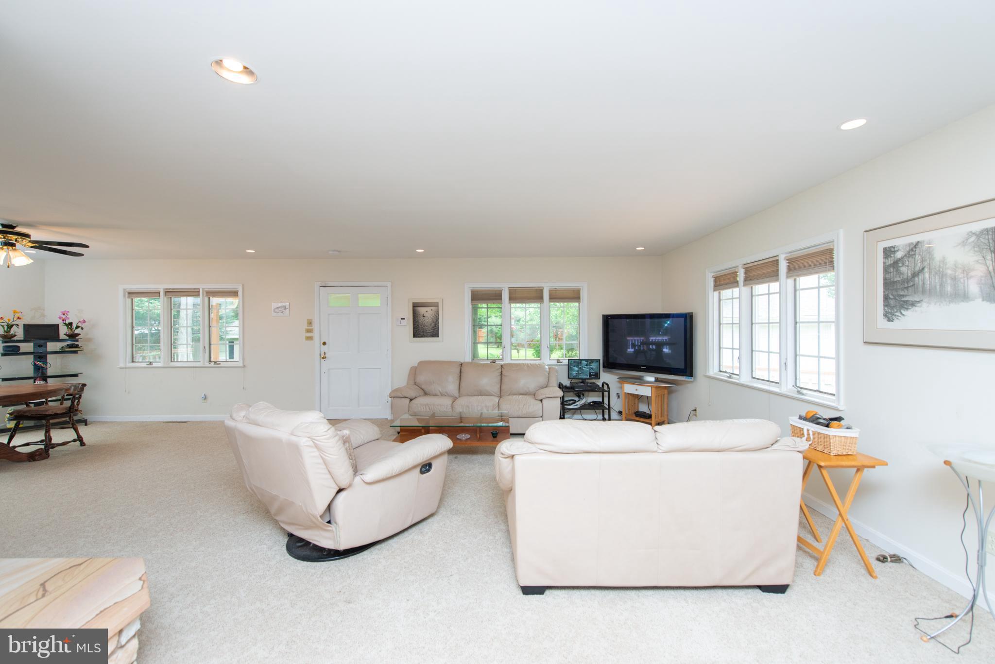 4154 Shoreham Beach Road Edgewater, MD 21037 - Photo 13 of 43 Gallery Image 13