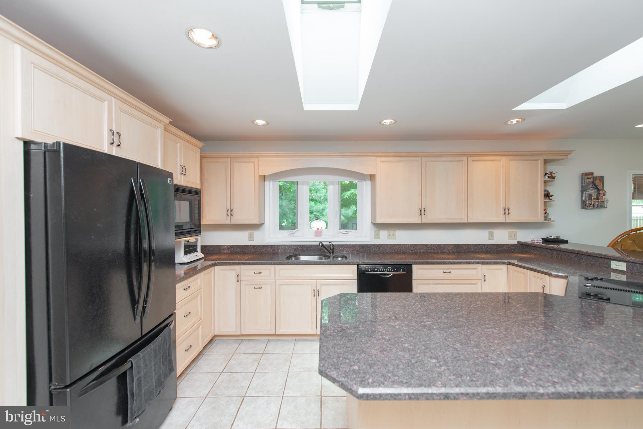 4154 Shoreham Beach Road Edgewater, MD 21037 - Photo 9 of 43 Gallery Image 9