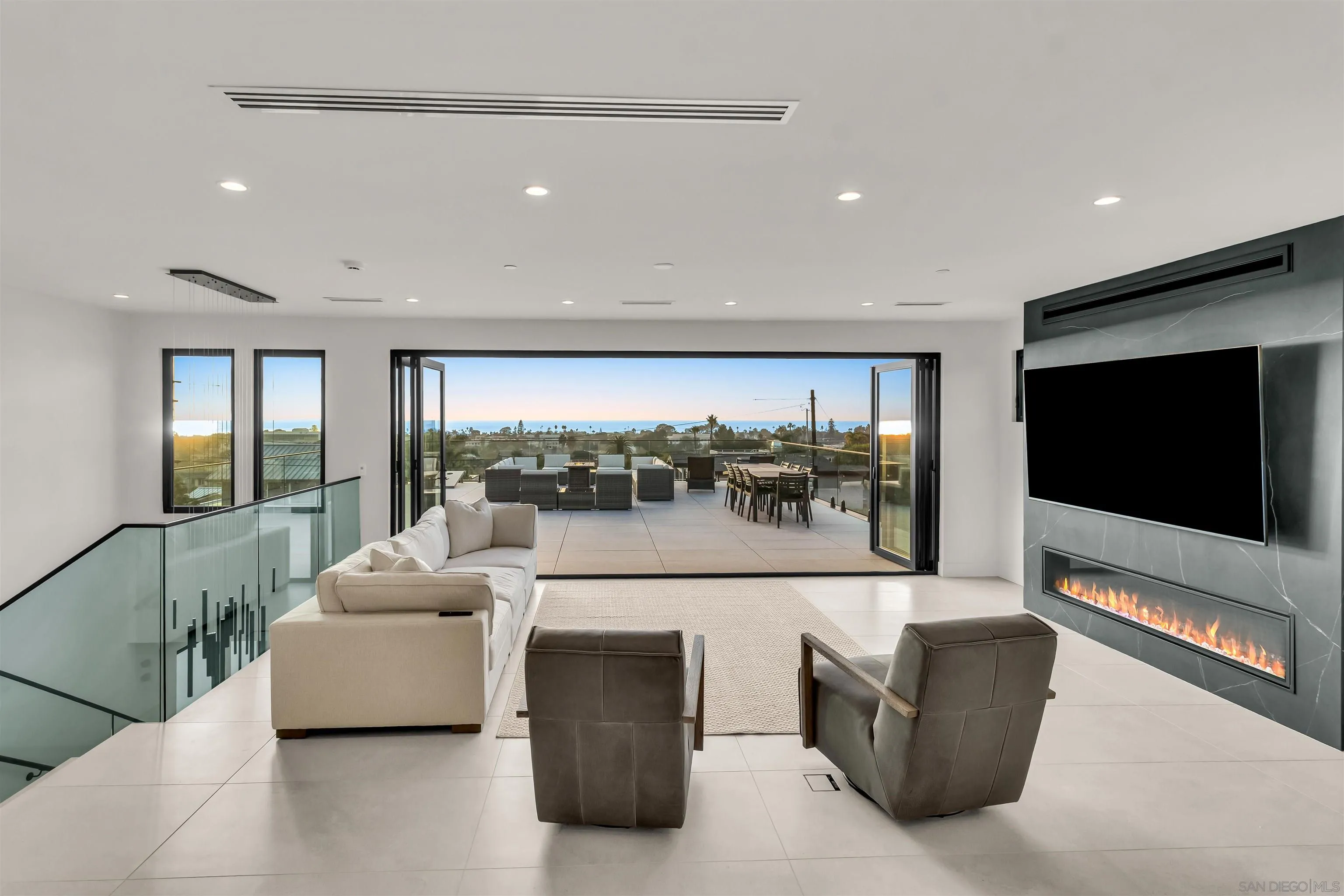 1009 Arcadia Road Encinitas, CA 92024 - Photo 4 of 37 Gallery Image 4