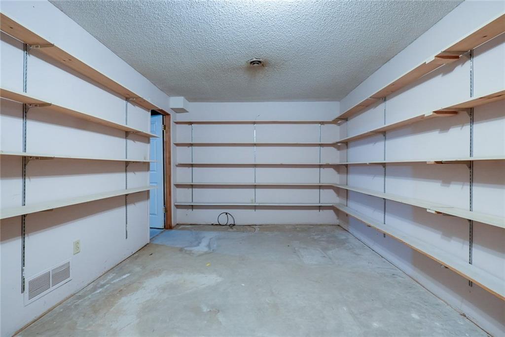 1225 Berry Road Independence, MO 64057 - Photo 38 of 49