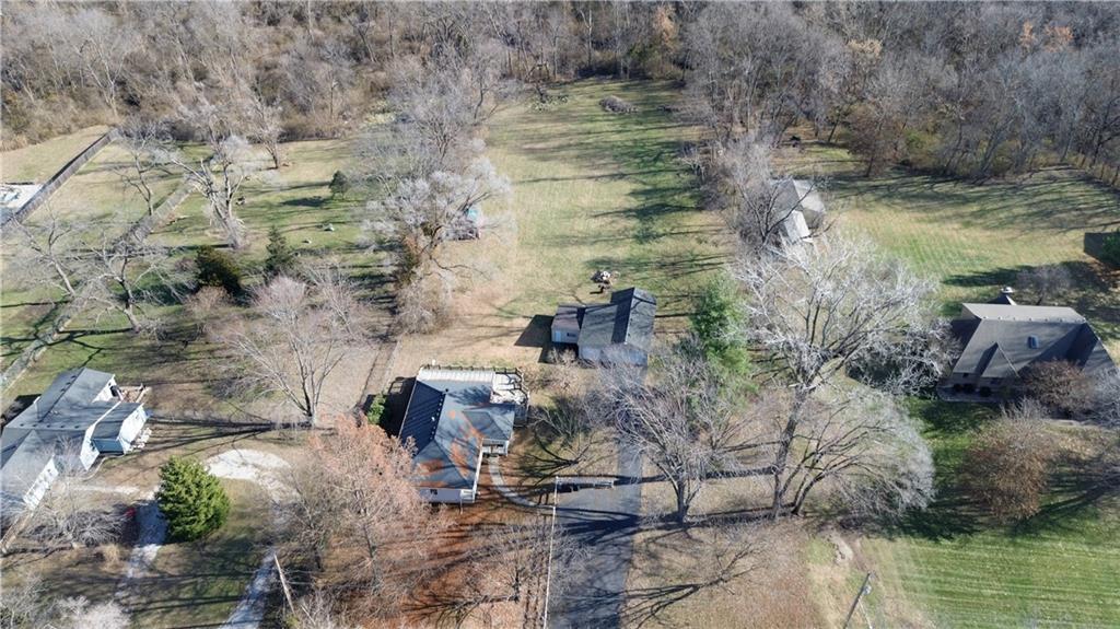 1225 Berry Road Independence, MO 64057 - Photo 4 of 49