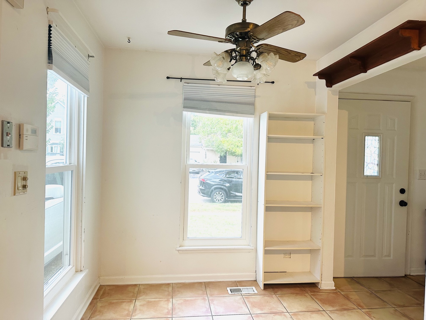 1021 Perry Drive Algonquin, IL 60102 - Photo 3 of 9 a view of an entryway