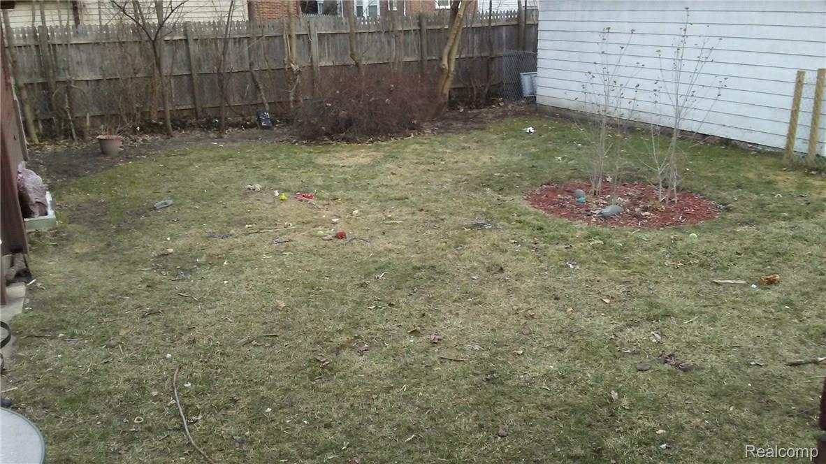 15042 Stahelin Road Detroit, MI 48223 - Photo 38 of 40 20170223_165140.jpg